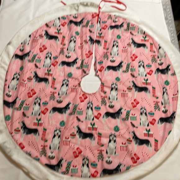 Pink Christmas Tree Skirt With Dog Print 45 in - Picture 5 of 9
